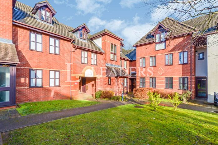 2 Bedroom Apartment To Rent In Balfour Court, AL5