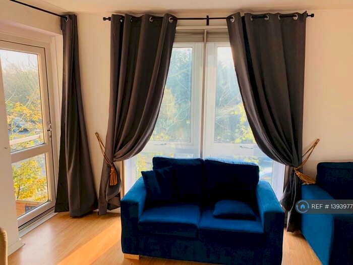 3 Bedroom Flat To Rent In Kenton Road, Harrow, HA1