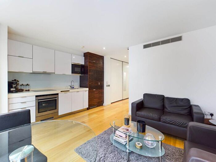 1 Bedroom Flat To Rent In Fairmont Avenue, London, E14