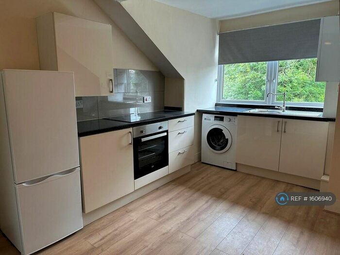1 Bedroom Flat To Rent In Curzon Road, London, N10