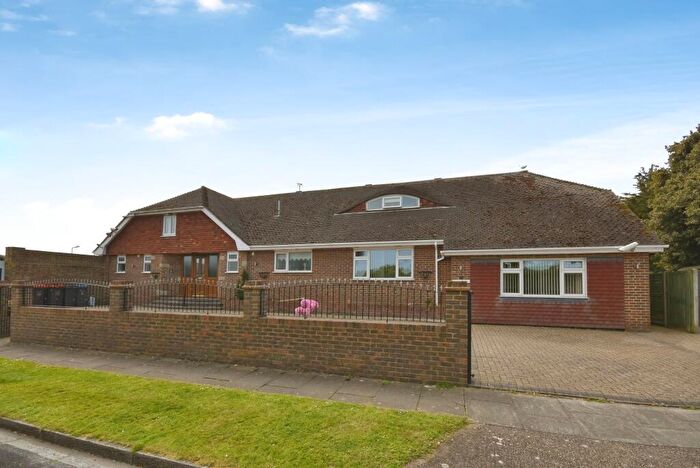6 Bedroom Detached Bungalow For Sale In Rutland Avenue, Margate, CT9