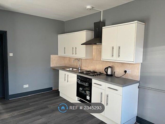 1 Bedroom Flat To Rent In Peckham High Street, London, SE15