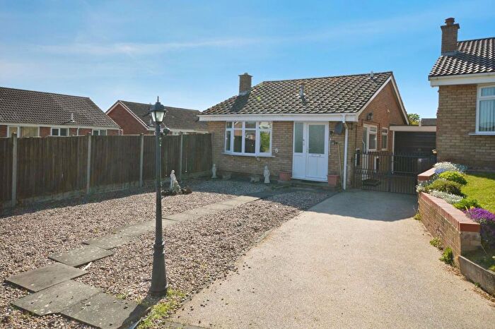 2 Bedroom Bungalow For Sale In Milton Avenue, Midway, Swadlincote, Derbyshire, DE11