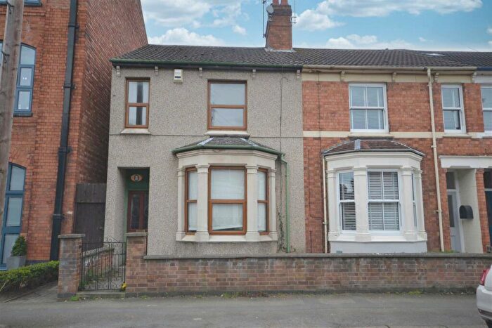 3 Bedroom Semi-Detached House To Rent In William Street, Kettering, NN16