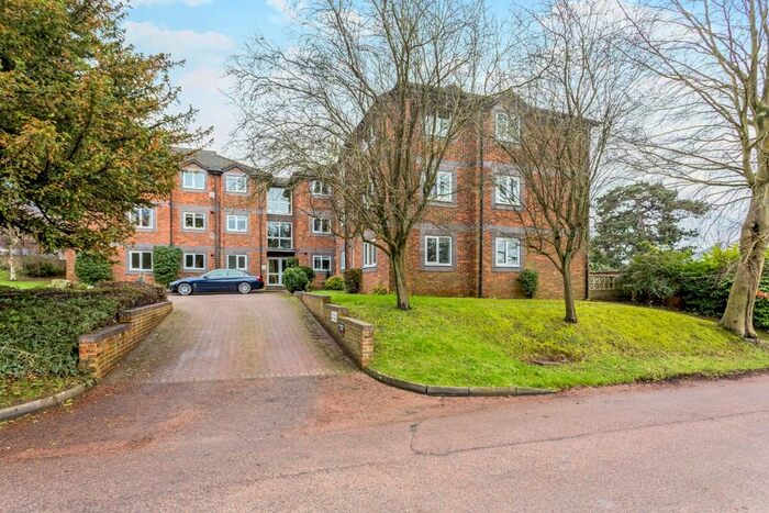 3 Bedroom Flat To Rent In South Park, Sevenoaks, TN13