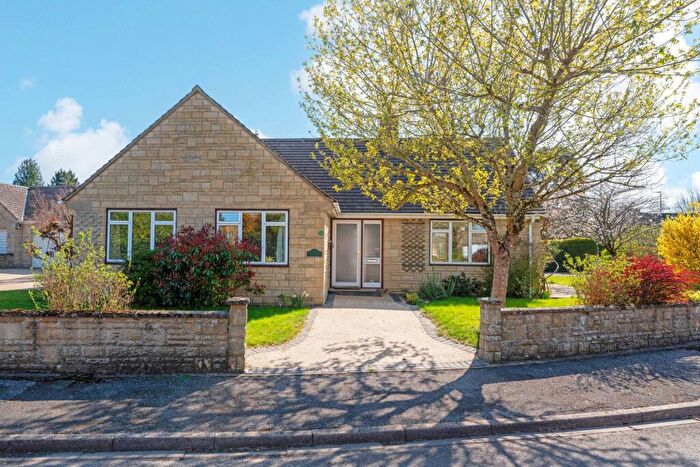 3 Bedroom Detached Bungalow For Sale In Dikler Close, Bourton-On-The-Water, GL54