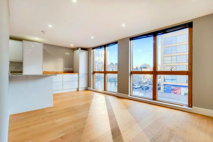 1 Bedroom Flat To Rent In Sarah Place, Quebec Wharf, - Kingsland Road, E8