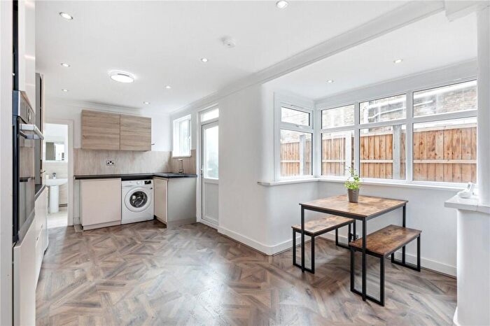 5 Bedroom Terraced House To Rent In Dunlace Road, London, E5