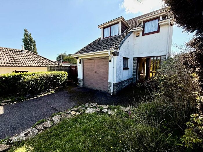 3 Bedroom Detached House For Sale In Wimborne Road, Bournemouth, Dorset, BH11