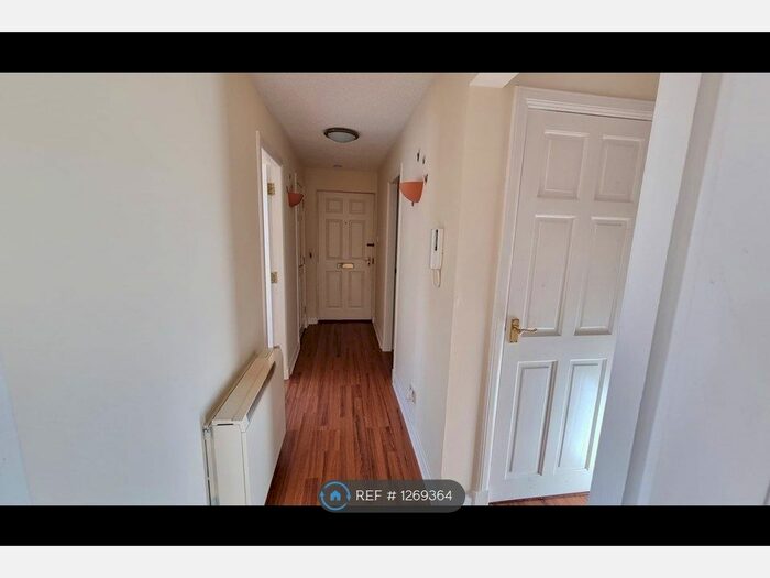 2 Bedroom Flat To Rent In Waverley Crescent, Livingston EH54