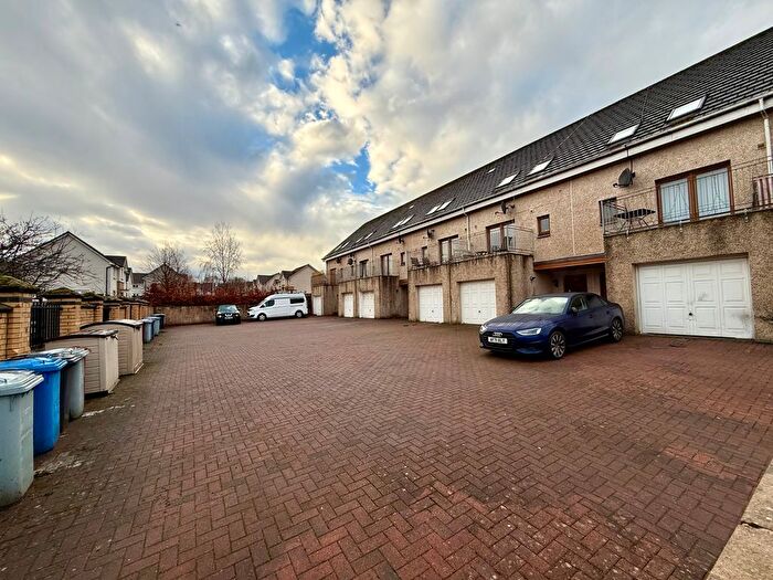 4 Bedroom End Of Terrace House To Rent In Village Road, Glasgow, G72