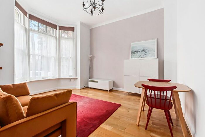 2 Bedroom Flat To Rent In Aubert Park, London, N5