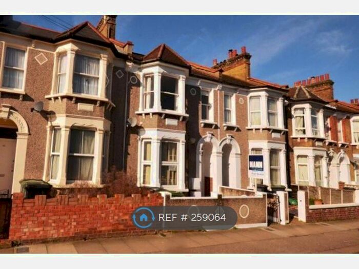 2 Bedroom Flat To Rent In Laleham Road, London, SE6