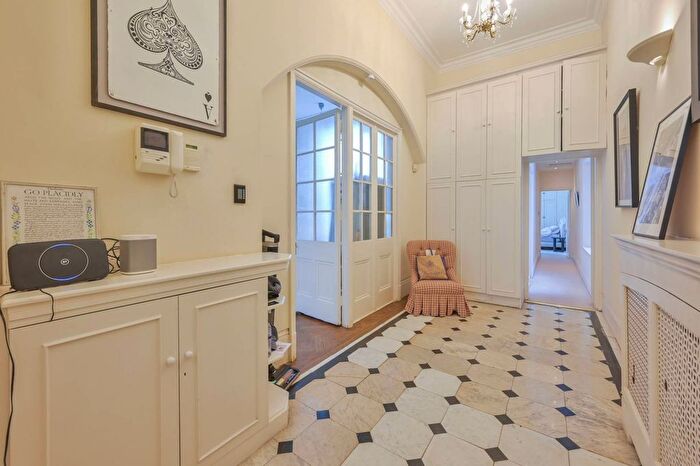 2 Bedroom Flat To Rent In Rutland Gate, Knightsbridge, London, SW7