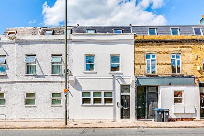 2 Bedroom Flat For Sale In Kingston Road, Wimbledon, SW19