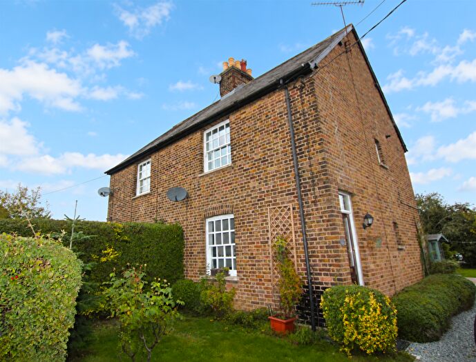 2 Bedroom Cottage To Rent In Days Lane, Brentwood, Essex, CM15