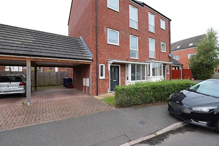 4 Bedroom House To Rent In Comet Avenue, Newcastle-under-Lyme, ST5