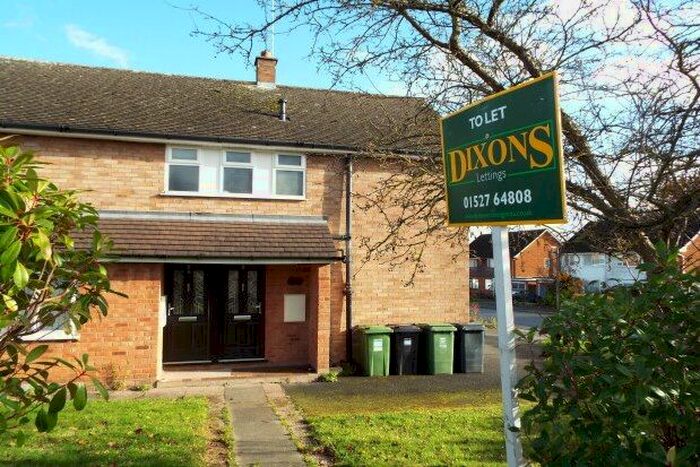 3 Bedroom Flat To Rent In Southcrest Road, Redditch, B98