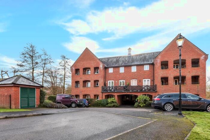 2 Bedroom Maisonette To Rent In Twyford, Berkshire, RG10