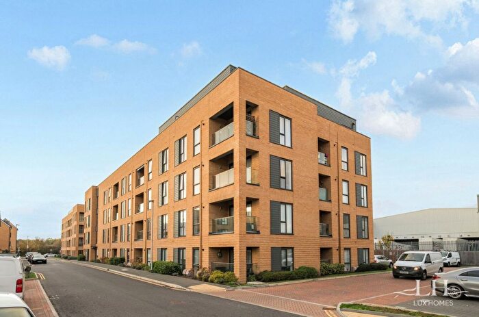 2 Bedroom Flat For Sale In Windstar Drive, South Ockendon, RM15