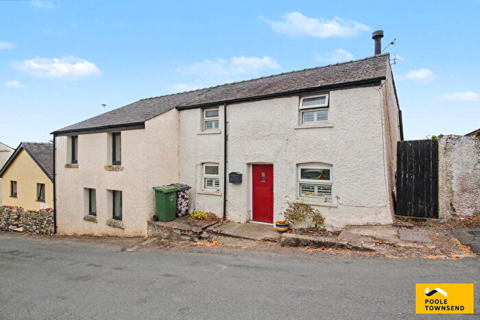 2 Bedroom End Of Terrace House For Sale In Main Street, Flookburgh, LA11