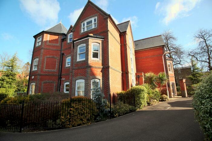 2 Bedroom Apartment To Rent In Cadugan Place, Addington Road, Reading, Berkshire, RG1