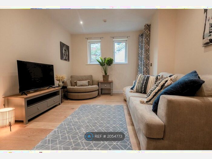 2 Bedroom Flat To Rent In Oceana Boulevard, Southampton, SO14