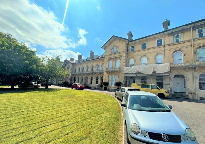 2 Bedroom Flat To Rent In Lypiatt Terrace, Cheltenham, GL50