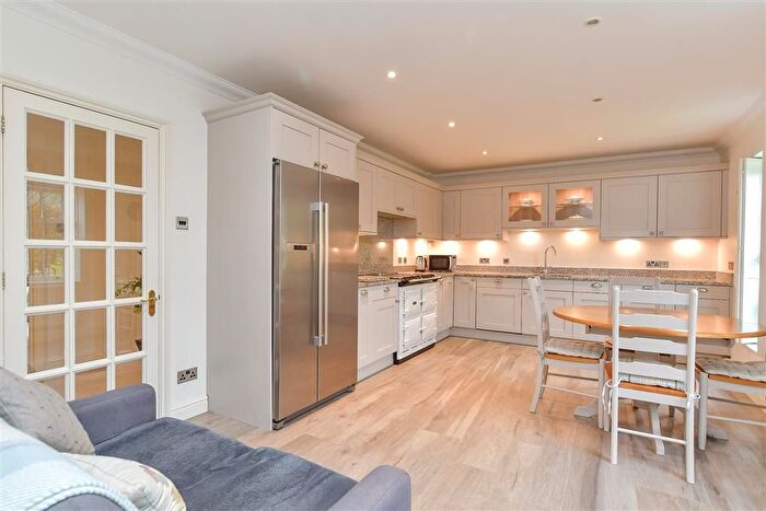 4 Bedroom Detached House For Sale In Sampsons Drive, Oving, Chichester, West Sussex, PO20