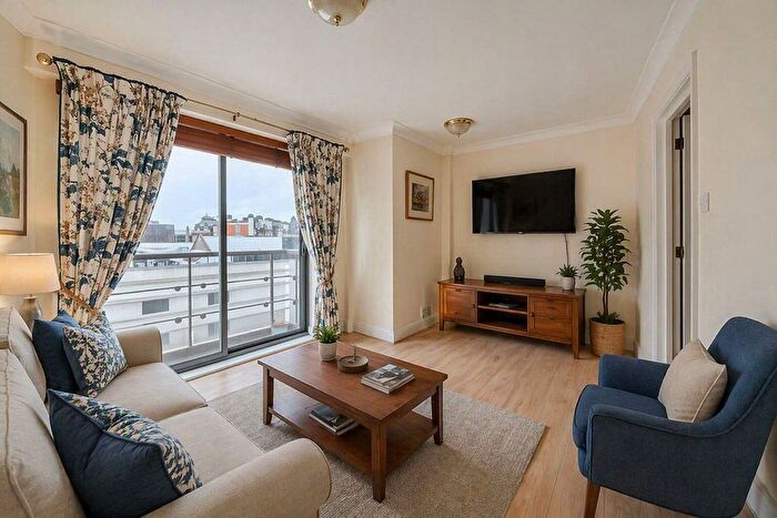 2 Bedroom Flat For Sale In Vauxhall Bridge Road, , Victoria, London, SW1