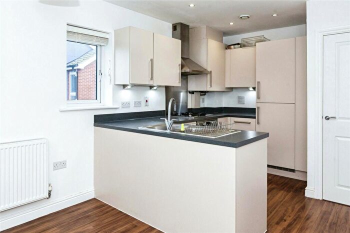 2 Bedroom Flat For Sale In Chadwick Road, Slough, Berkshire, SL3