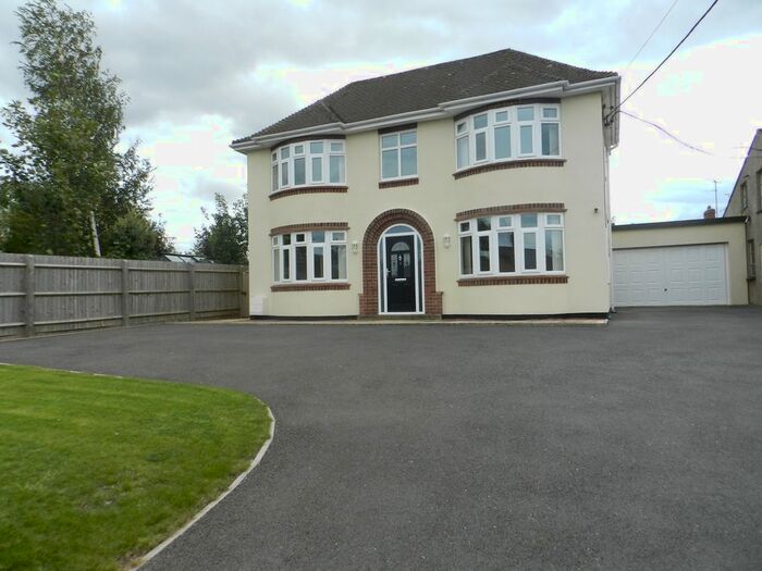 4 Bedroom Detached House To Rent In Queen Street, Northampton, NN7