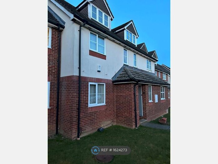 1 Bedroom Flat To Rent In Derwent Close, Amersham, HP7