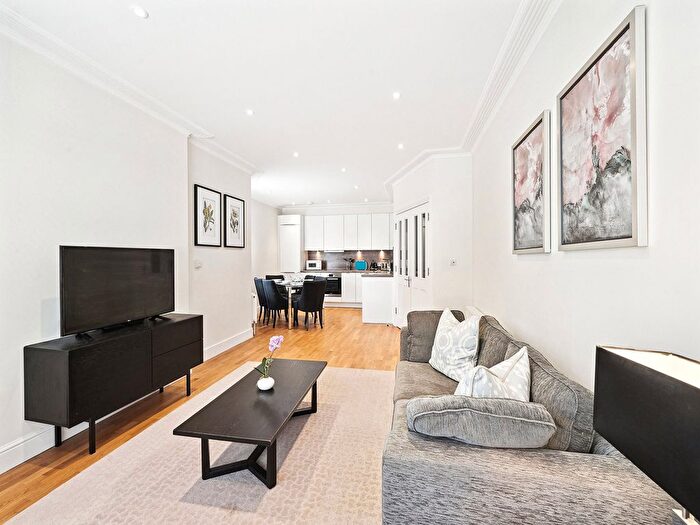3 Bedroom Flat To Rent In Hamlet Gardens, King Street, W6