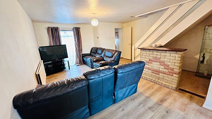 3 Bedroom End Of Terrace House To Rent In Lancaster Road, Northolt, UB5