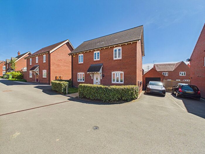 3 Bedroom Detached House For Sale In Deveron Drive, Leicester, LE19