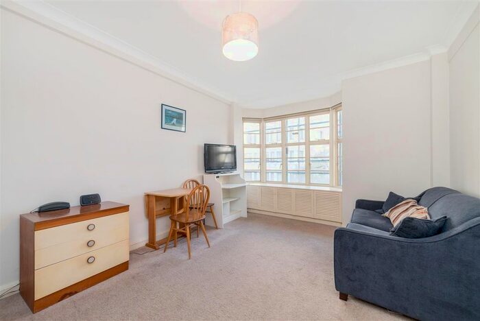 Studio To Rent In Vandon Court, Petty France, Westminster, London, SW1H