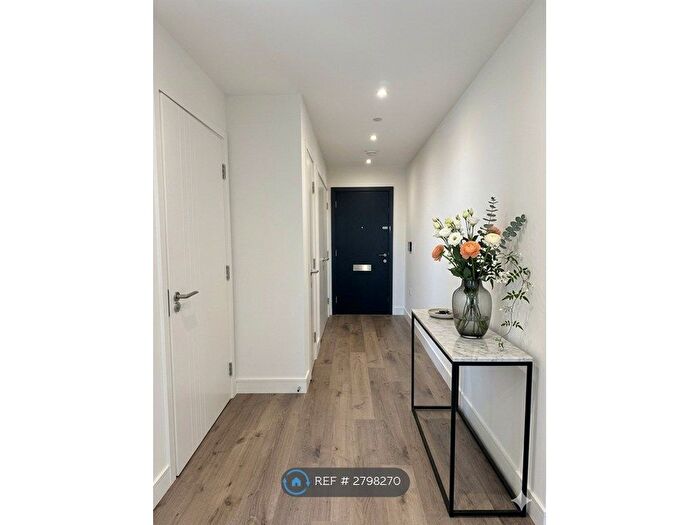 2 Bedroom Flat To Rent In Affinity View, London, E16