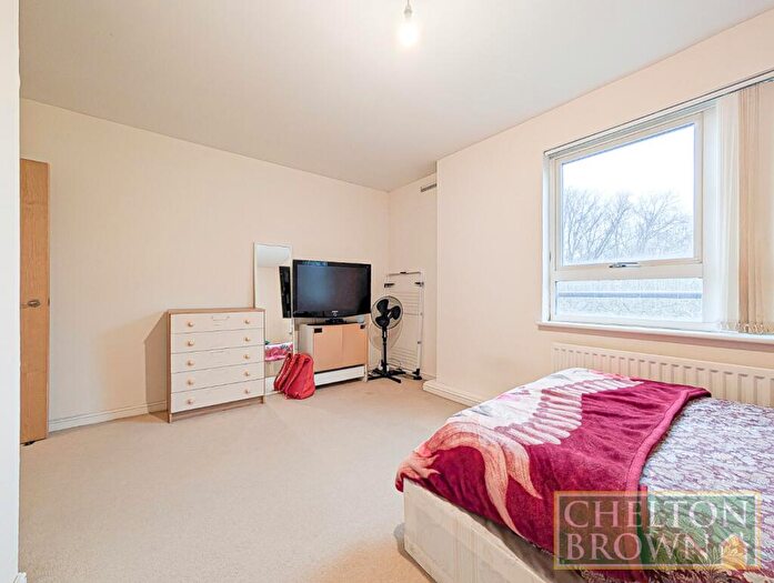 2 Bedroom Apartment For Sale In West Cotton Close, Northampton, NN4