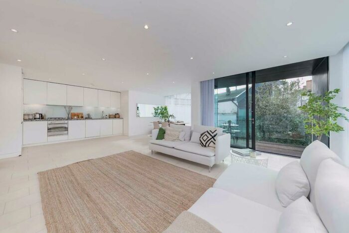 3 Bedroom Flat To Rent In Oval Road, Oval Road, NW1