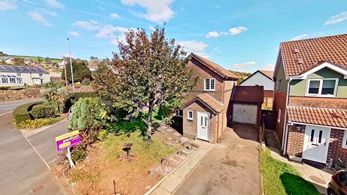 3 Bedroom Detached House For Sale In Maes Y Capel, Pembrey, Burry Port, Dyfed, SA16