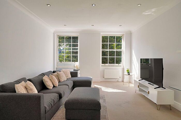 4 Bedroom Flat To Rent In Tennyson Court, - Dorset Square, NW1