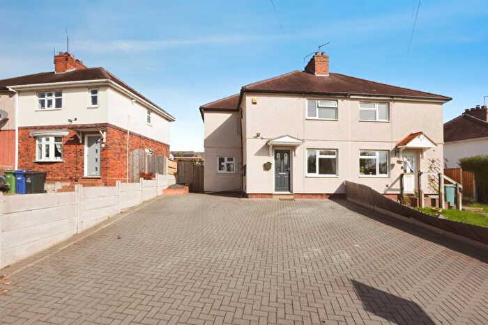 3 Bedroom Semi-Detached House For Sale In Bryce Road, Brierley Hill, DY5
