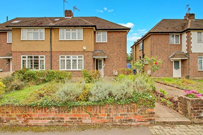 3 Bedroom Semi-Detached House For Sale In Sellers Hall Close, London, N3