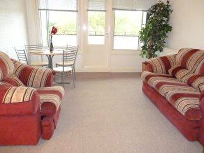 2 Bedroom Flat To Rent In Oldcroft Court, Aberdeen, AB16