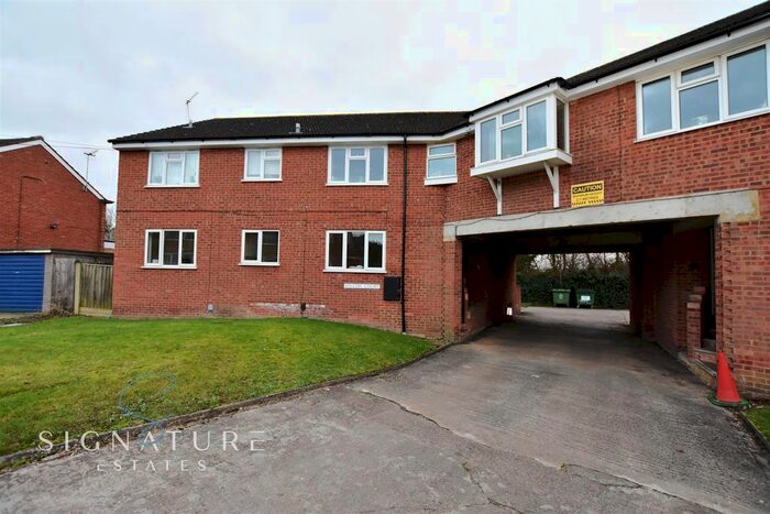 1 Bedroom Flat To Rent In Intalbury Avenue, Aylesbury, HP19