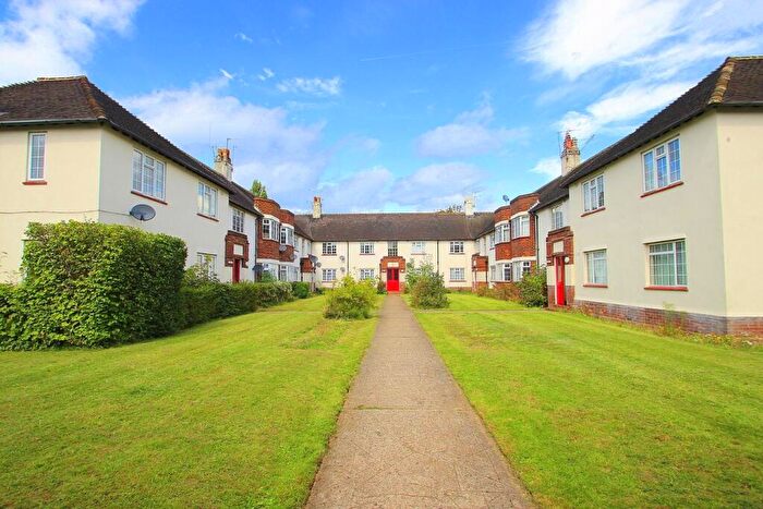 2 Bedroom Apartment To Rent In Buckfield Court, Bathurst Walk, Iver, SL0
