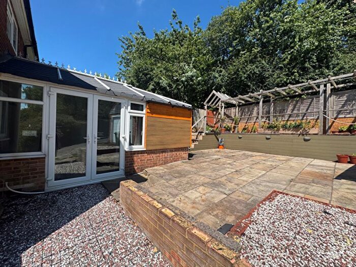 1 Bedroom Flat To Rent In Hillary Road, High Wycombe, HP13