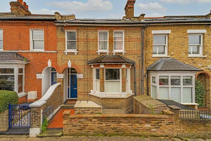 2 Bedroom Flat To Rent In Northcote Road, St Margarets, Twickenham TW1