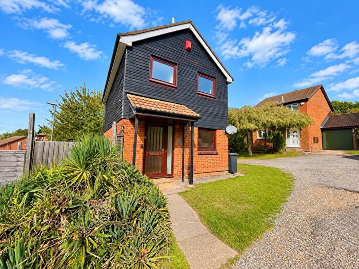 3 Bedroom Detached House For Sale In Polegate, Luton, Bedfordshire, LU2